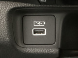 充電用USBジャックを装備!