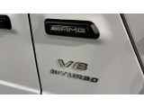 自動車保険に関しても、メルセデス・ベンツ専用のプログラムをご用意しております。飛び石や落下物などでのフロントガラスの修理が必要となった場合、最大で9万円分の補償を致します。