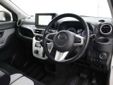 運転席廻りです。
