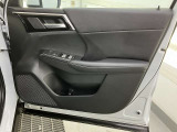 パワーウィンドウのスイッチですよ。運転席に居ながら窓を開け閉めのコントロールできます。