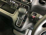発進時から滑らかに加速する無段階変速のCVTはストップ&ゴーの多い街の中も快適です