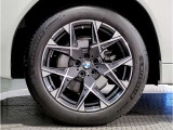 BMW純正アルミホイールです。納車時にはアルミホイールコーティングも承っております!是非ご検討下さいませ。