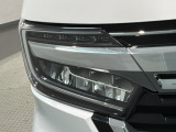 LEDヘッドライトは、点灯の瞬間から最大光量を発揮し、突然暗くなるトンネルなどでの安定感を高めます。