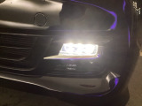 【フォグライト】霧などの悪天候時、自車の位置を示すとともに前方や路肩が見えずらい時、近い位置をワイドに照らしてくれます。