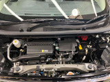 エンジンルームもクリーニング済みできれいですよ。日産の整備士がしっかりと丁寧に点検していますので安心してお乗りいただけます