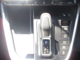 電動パーキングやブレーキホールドを搭載しています!どちらも運転者の負担軽減に役立つ装備です!