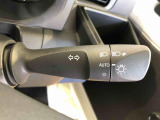 ☆オートライト機能☆車外の明るさに応じて自動的でヘッドランプを点灯および消灯します。夕暮れ時やトンネルなどで便利です!