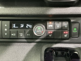 フロント両席にはシートヒーターが付いています!寒い日に便利な装備ですね。