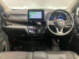 運転席からの視界が左右に広く隅々まではっきりと見えます!クルマの前端も把握しやすく安心です!