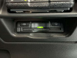 ビルトインタイプのETC車載器搭載。運転席側に装着されているのでカードの抜き差しも簡単です。
