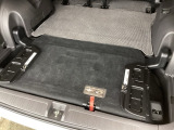 アイデア次第でいろいろな使い方ができる広くて使い勝手のいい荷室。