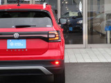 【バックフォグ】Volkswagenの車両は全車「バックフォグ」が装備されております!夜間走行や雨・霧で視界が悪い天候でも後方を走る車両に自車位置を知らせることができる安全装備となっております!