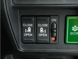 ◆両側電動スライドドア◆狭い駐車場でも乗り降りが楽々♪お子様が隣の車にドアを当ててしまう心配もございません!小さなお子様連れの方もこれで安心。