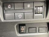 運転席側から左側のスライドドアの開閉ができます