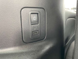 後席用にUSB充電ポートも装備されております。