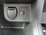 電源の供給は電源ソケットとUSBソケットが御座います☆