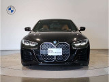 ☆BMWの代名詞とも言える【キドニーグリル】一目見ただけでBMW車であると認識できる確固たるアイコンとして存在感を放ちます☆
