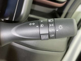 【オートライト】車外の明るさに応じて自動的にライトの点灯・消灯をしてくれます