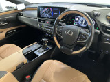 コックピットのような運転席は、ドライバーの運転する楽しさをさらに引き立ててくれます。