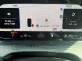 先進のデジタルメーター。ナビ画面と連動して地図をメーター内に表示できるなど、機能的かつ近未来的なコクピット周りが魅力です。視認性も良く、ドライブの満足度を高めてくれます。