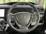 【純正革巻きステアリング】上質な革を使用することで、手にしっかり馴染みとても運転しやすいハンドルです♪