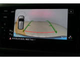 バックカメラ作動時のディスプレイです。 駐車が苦手な方にも安心のバックカメラ装備。