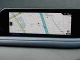 マツダコネクトの8.8インチワイドセンターディスプレイです。『Android Auto』『Apple CarPlay』や独自のコネクテッドサービスに対応したインターフェイスシステムです。