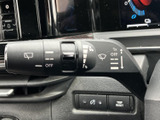 レバーに各種マークがまとまり、設定内容を目で確かめながら操作できます。運転席から手元で扱いやすく、天候の変化に応じた操作をサポートします。