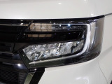 目指したのは、軽という枠にとらわれないクラスレスな個性、シンプルでありながらひと目でN-BOXとわかるデザインです!