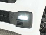 ◆フォグライト◆ 霧などの悪天候時、自車の位置を示すとともに前方や路肩が見えずらい時、近い位置をワイドに照らしてくれます