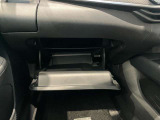車検証入れになどにも使える便利な収納BOXあります。