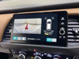 バックカメラの画像です。ガイドラインがスムースな車庫入れをサポートいたします。車庫入れの安心感がアップしますね。