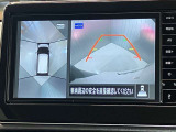 【アラウンドビューモニター】車を上から見下ろしているかのような映像で周囲の状況がひと目で確認、狭い駐車場に駐車するときも安心です♪