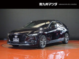 中古車専門再生工場にて熟練専任スタッフが丁寧に清掃、仕上げを実施しております。また、お客様に安心してご検討いただける様、公取協が定める基準に基づき車両検査を実施し、車両状態評価証を発行しております。
