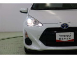 シャープなデザインのヘッドライトは暖色系で対向車にも優しい光のハロゲンです。ハロゲンはLEDと違い熱くなるので雪がライトに積もっても溶かしてくれます。