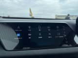 MMIパッセンジャーディスプレイモニター(助手席モニター)Audiの車両に搭載されている最新のインフォテインメントシステムMMIの一部で、助手席側にディスプレイを設置しております。