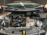 エンジンルームもクリーニング済みできれいですよ。日産の整備士がしっかりと丁寧に点検していますので安心してお乗りいただけます