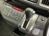 発進時から滑らかに加速する無段階変速のCVTはストップ&ゴーの多い街の中も快適です