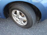 路面に力を伝えるホイール部分は特に目立ちますね!!ホイールひとつで車のイメージも大きく変わりますね☆社外アルミホイールやスタッドレスタイヤ、オールシーズンタイヤもお任せください♪