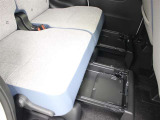 置きラクボックスは、ついたてを上げて高さのある荷物を固定できるバスケットモードの機能が片手でセッティング可能になり、操作性が向上されています。
