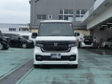 LEDヘッドライト装着車なので、夜間走行も明るく安全な走行をサポートいたします