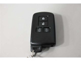 スマートキー!両手に荷物を抱えているときでも、ドアの施錠・解錠が楽々です♪