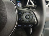 ステアリング右側には、運転支援機能を手元で操作できるスイッチ類を配置しています