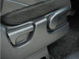 ◆シートハイトアジャスター◆運転席を上下に高さ調節ができます!運転ポジションを体格に合わせてシート調整できます。