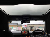パノラマルーフ 車内が非常に明るくなり、開放的な空間を楽しめます♪