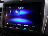 CD、DVD、Bluetooth、AM、FM、AUX、スマートフォン接続ができます。