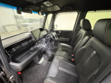 すわり心地の良い運転席・助手席です。長時間のドライブの疲れ軽減に貢献します。どうぞ快適なドライブを♪