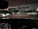 夜間 ヘッドライト点灯