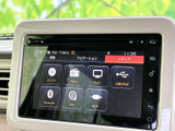 メディアのメニューには、ディスクやラジオ、テレビのほか、USBやBluetoothなどの項目が並びます。使いたい音源を画面から選べるため、日常の移動時間にも活用できます。