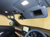 運転席・助手席バニティミラー&照明付サンバイザー